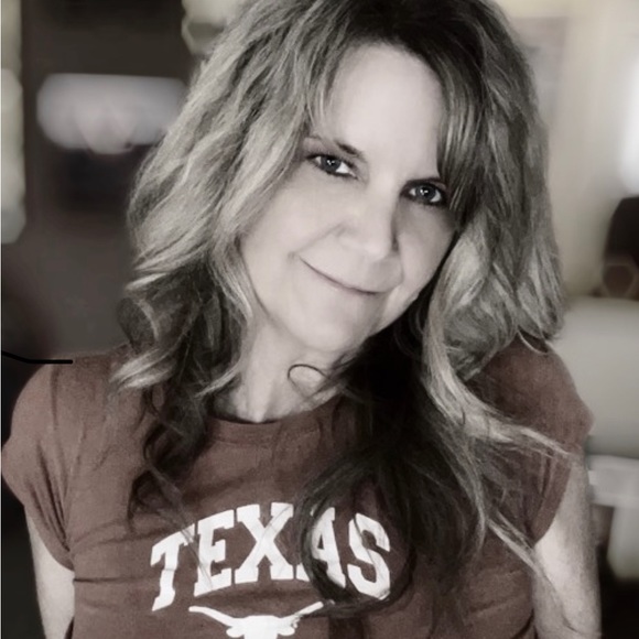 Meet your Posher, Kayla - Picture 1 of 1